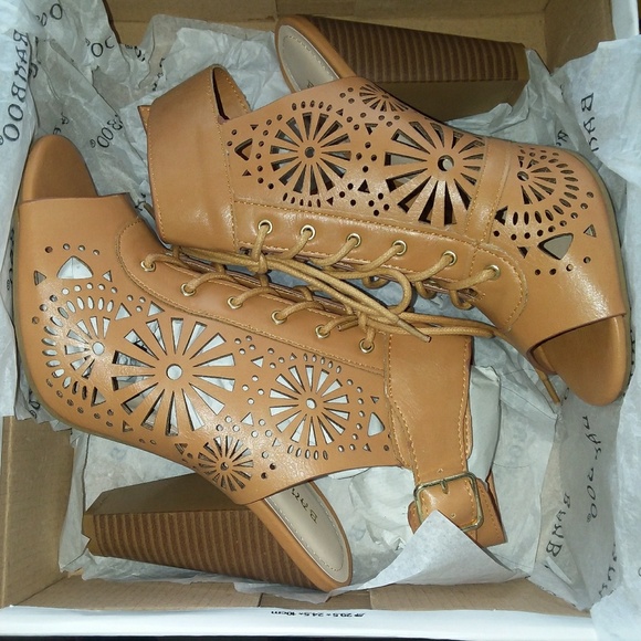 FIRM Laser Lace Up Cut Caged Peep Toe Heels NIB - Picture 4 of 6